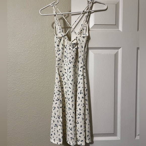 H&M floral dress - Picture 5 of 7